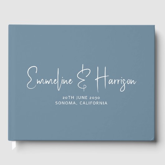 Modern bruiloft handgeschreven script Dusty Blue Gastenboek (Voorkant)