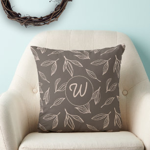 Modern Bruin Blad Monogram  Kussen