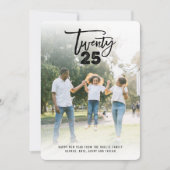 Modern Brush Script 2025 Typografie Nieuwjaarsfoto Feestdagenkaart (Voorkant)