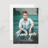 Modern Brush Script Eenvoudig foto-Afstuderen Bedankkaart (Voorkant / Achterkant)