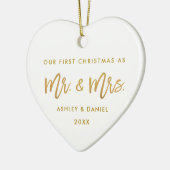 Modern Brush Script Gold First Kerstmis, Mrs. Keramisch Ornament (Links)