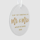 Modern Brush Script Gold First Kerstmis, Mrs. Ornament (voorkant)