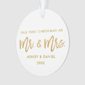 Modern Brush Script Gold First Kerstmis, Mrs. Ornament (voorkant)