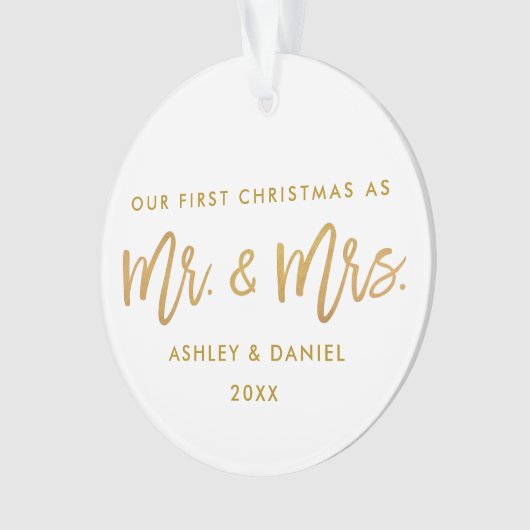 Modern Brush Script Gold First Kerstmis, Mrs. Ornament (voorkant)