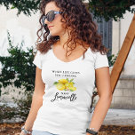 Modern Brush Script Limoncello Lemons V-hals T-shirt<br><div class="desc">Modern Brush Script Waterverf Lemons When Life Gives You Make Limoncello White V-Neck T-Shirt</div>
