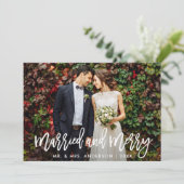 Modern Brush Script Married & Merry Christmas-Kaar Kaart (Staand voorkant)