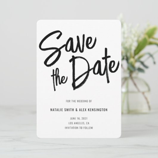Modern Brush Script Zwart Wit Trouwen Save The Date (Staand voorkant)
