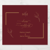 Modern Burgundy Golden Leaflet Border Monogram Bier Etiket (Enkel label)
