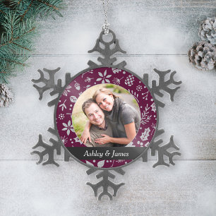 Modern Burgundy Holiday Foliage Couple Foto Tin Sneeuwvlok Ornament