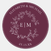 Modern Burgundy Leafy Crest Monogram Weddenschap Ronde Sticker (Voorkant)