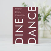 Modern Burgundy Maroon Monogram DINE Wedding Informatiekaartje (Staand voorkant)