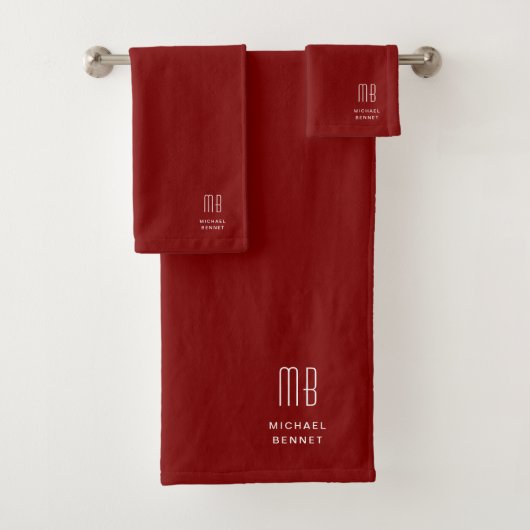Modern Burgundy Monogram Bad Handdoek (Insitu)