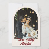 Modern Burgundy Retro Bold Arched Unique Wedding Kaart (Achterkant)