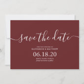 Modern Burgundy Script Wedding Save the Date Kaart (Voorkant)