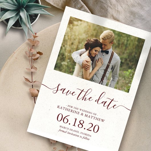 Modern Burgundy Script Wedding Save the Date Kaart