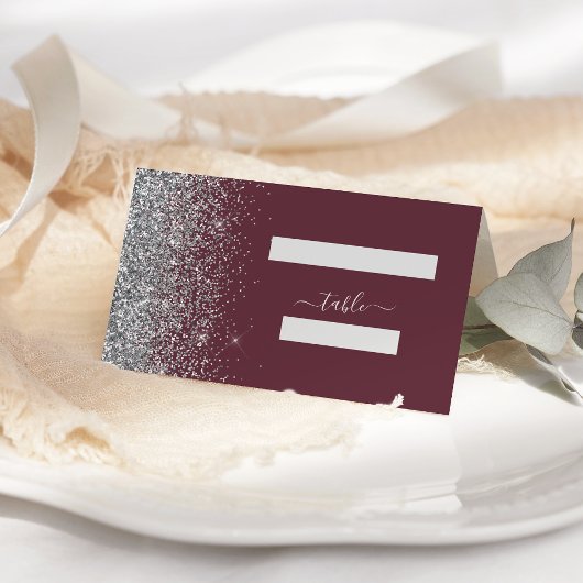 Modern Burgundy Silver Glitter Edge Wedding Plaatskaartje