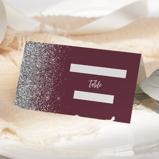 Modern Burgundy Silver Glitter Edge Wedding Plaatskaartje