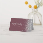 Modern Burgundy Silver Glitter Edge Wedding Plaatskaartje (Achterkant)