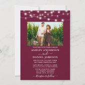 Modern Burgundy String Lights Photo Wedding Kaart (Voorkant)