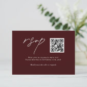 Modern Burgundy Wedding RSVP Card with QR Code (Staand voorkant)