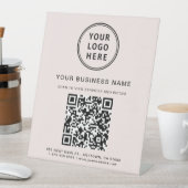 Modern Business Logo QR Code Roze Reclamebord Met Voetstuk (Insitu)