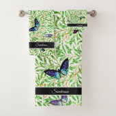 Modern Butterfly Stylish Blue Monogram Bad Handdoek (Insitu)