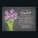Modern Chalkboard Paars Tulip Vrijgezellenfeest Kaart<br><div class="desc">Moderne Chalkboard Paarse Tulip Bridal Shower-uitnodiging met een populaire achtergrond op het bord met een  bouquet van mooie Paarse tulpen.  Perfect hedendaagse brudale doucheuitnodiging voor een vrijgezellenfeest van de lente of de zomer.</div>