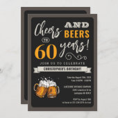 Modern Cheers and Beers 60th Birthday Invitation Kaart (Voorkant / Achterkant)
