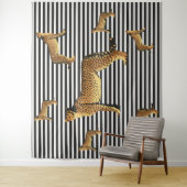 Modern cheetahpatroon op zwart-wit gestreepte acht wandkleed (In situ)