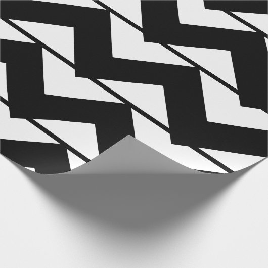 Modern Chevron Stripe Black en White Pattern Cadeaupapier (Hoek)