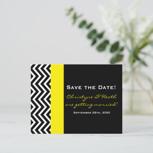 Modern Chevron Zwart & Geel Save Date Briefkaart (Staand voorkant)