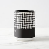 Modern Chic Black en White Houndstooth Tweekleurige Koffiemok (Center)