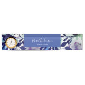 Modern Chic Blue en Paarse Floral Typografie Naambordje (Voorkant)