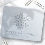 Modern Chic Elegant Snowflake Feestdagenkaart<br><div class="desc">Het ontwerp bestaat uit een moderne en schitterende sneeuwvlok Beschikbaar hier: http://www.zazzle.com/store/selectpartysupplies</div>