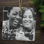 Modern Chic Heart Best Friends Besties BFF Foto Keramisch Ornament<br><div class="desc">Het ontwerp is samengesteld uit plezier en speelse cursieve manuscripttypografie met sans serif doopvont. Voeg een douanefoto toe.</div>