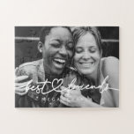 Modern Chic Heart Best Friends Besties BFF Foto Legpuzzel<br><div class="desc">Het ontwerp is samengesteld uit plezier en speelse cursieve manuscripttypografie met sans serif doopvont. Voeg een douanefoto toe.</div>