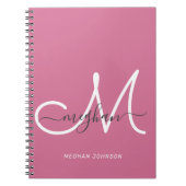 Modern Chic Hot Pink White Script Monogramed Notitieboek (Voorkant)