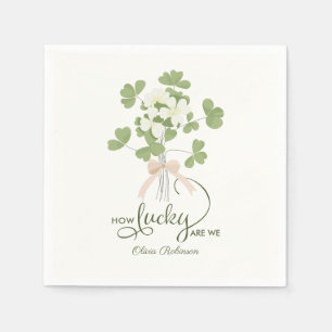 Modern Chic Lucky Shamrock met Bow baby shower Servet