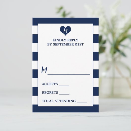 Modern Chic Navy Blue & White Wedding RSVP Kaartje (Staand voorkant)
