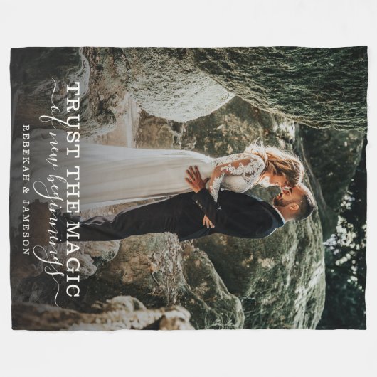 Modern Chic Wedding Love Couple Trust Magic Foto Fleece Deken (Voorkant (Horizontaal))