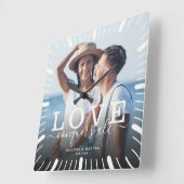 Modern Chic Wedding Love verovert alle foto's Vierkante Klok (Hoek)