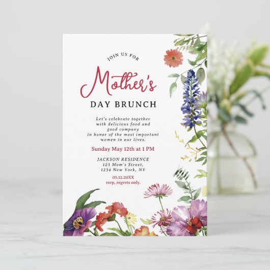 Modern Chic Wildflower Script Moederdag Brunch Kaart (Staand voorkant)