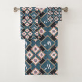 Modern chique geometrisch bloemenmonogrampatroon bad handdoek (Insitu)