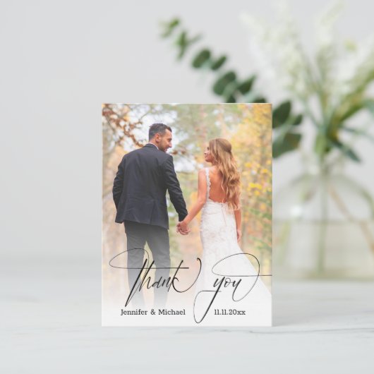 Modern chique script Bedankt 2 foto's bruiloft Briefkaart (Staand voorkant)