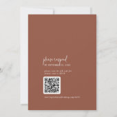 Modern Chique Terracotta Monogram QR Code Bruiloft Kaart (Achterkant)