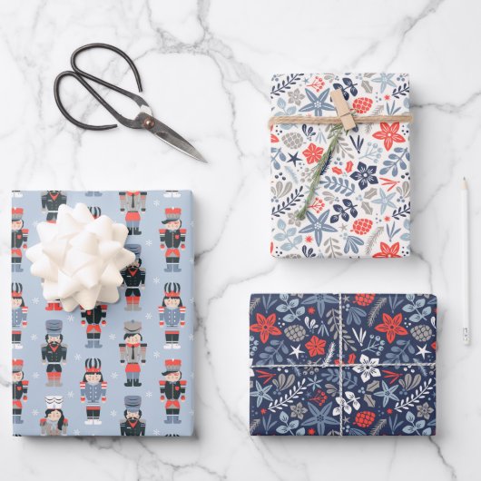 Modern Christmas floral and nutcrackers Inpakpapier Vel (Voorkant)