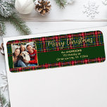 Modern Christmas Plaid Goud Foto Retouradres Etiket<br><div class="desc">Gepersonaliseerde Tartan Plaid Christmas Return Adreslabels Voeg een vleugje klassieke elegantie toe aan uw vakantie-correspondentie met onze gepersonaliseerde Tartan Plaid Christmas Return Adreslabels. Perfect voor het verspreiden van feestelijke gejuich, deze labels combineren traditionele stijl met moderne personalisatie om uw vakantie groeten echt opvallen. Kenmerken Classic Tartan Plaid Design: Omarm de...</div>