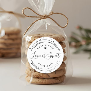 Modern Circular Love is Sweet Wedding Favor Ronde Sticker