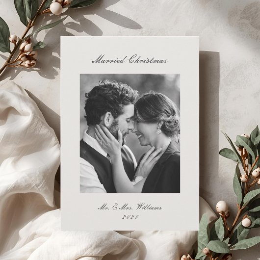 Modern Classic Married Christmas Newlywed Feestdagenkaart