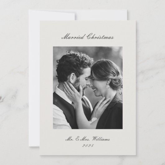 Modern Classic Married Christmas Newlywed Feestdagenkaart (Voorkant)